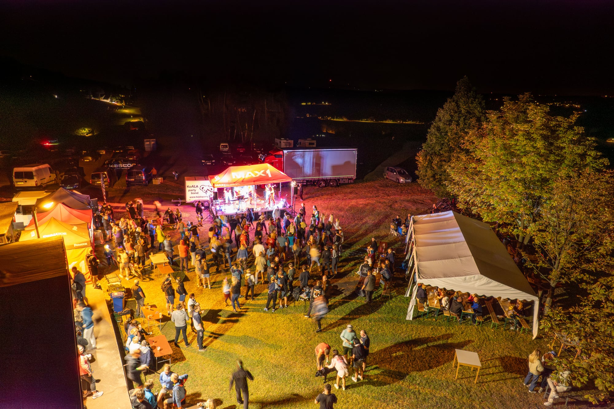 Večerní koncert Strunk Connect Lesák CUP